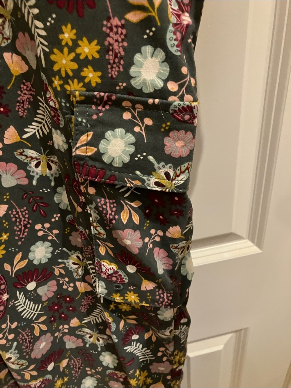 NWT Duluth Retired Fir Moth Floral Heirloom Gardening Overalls (XL 29” inseam) - Picture 8 of 10